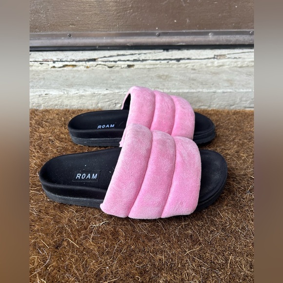 ROAM Pink and Black Sandals - Picture 1 of 8